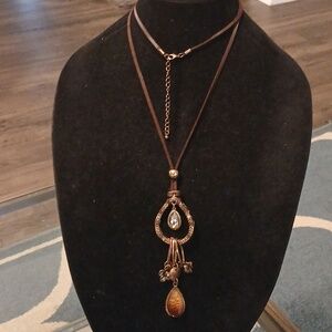 Elegant Gold Pendant Necklace